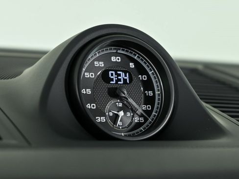 New 2025 Porsche Macan image 16