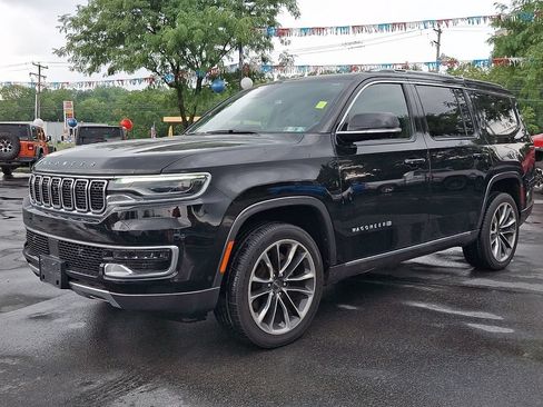 Certified 2022 Jeep Wagoneer Series III w/ Premium Group I AWD/4WD image 3