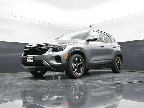 Used 2025 Kia Seltos S FWD image 48
