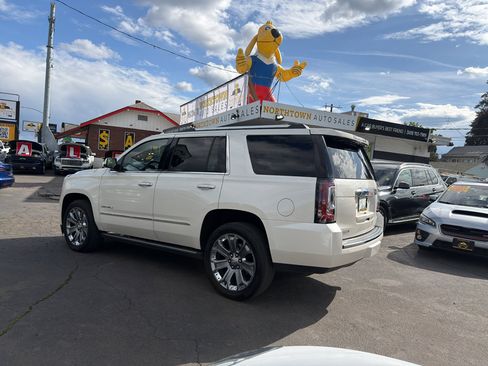Used 2015 GMC Yukon Denali w/ Premium Package AWD/4WD image 4