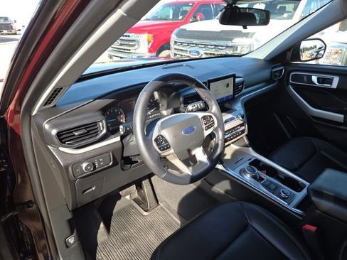 Certified 2022 Ford Explorer XLT w/ Equipment Group 202A image 20