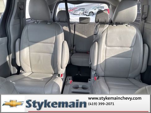 Used 2019 Toyota Sienna XLE w/ XLE Navigation Package FWD image 39