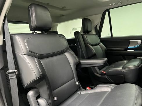 Used 2025 Ford Expedition Platinum AWD/4WD image 53