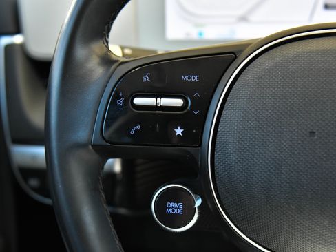 Used 2024 Hyundai Ioniq 5 SE image 33