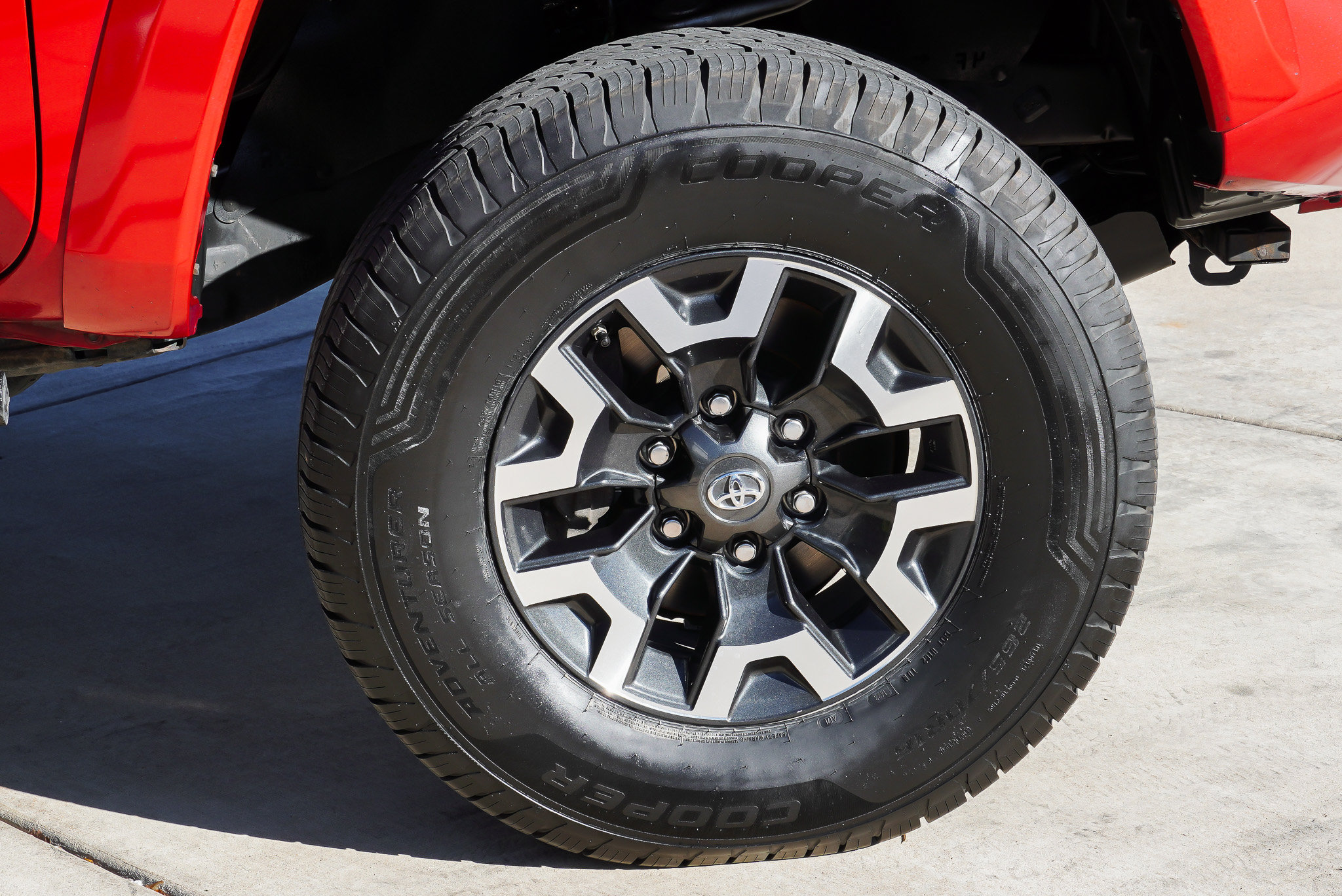 Used 2019 Toyota Tacoma SR5 AWD/4WD image 10