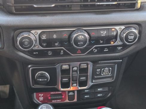 Used 2024 Jeep Wrangler Unlimited Sport AWD/4WD image 19