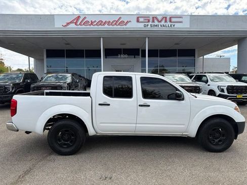 Used 2011 Nissan Frontier S RWD image 5