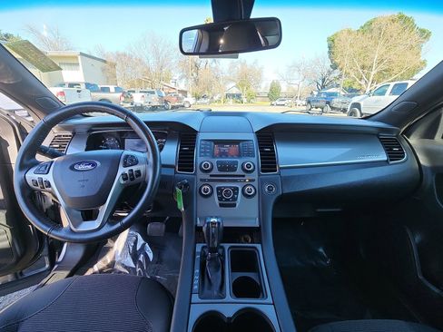 Used 2018 Ford Taurus SEL image 25