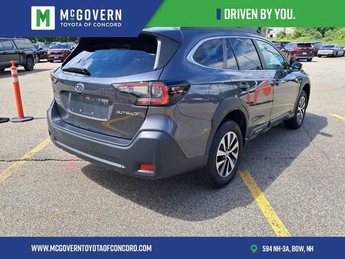 Used 2025 Subaru Outback Premium AWD/4WD image 7