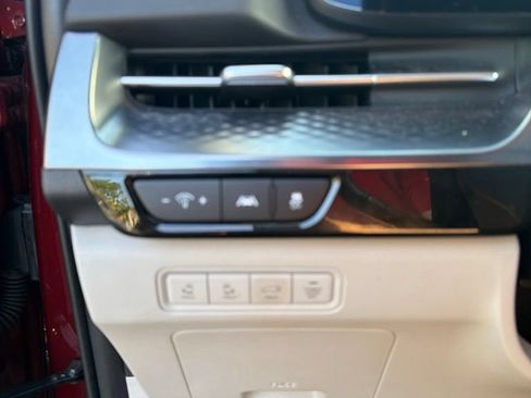 Certified 2024 Kia Carnival SX Prestige FWD image 18