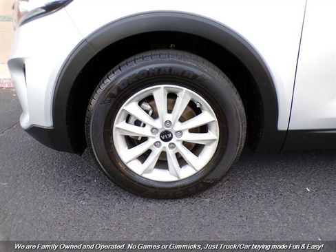 Used 2020 Kia Sorento LX FWD image 49