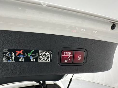 Used 2024 Mercedes-Benz GLC 300 GLC 300 image 17