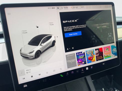 Used 2023 Tesla Model Y Long Range image 64