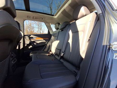 Certified 2025 Audi Q5 2.0T Premium w/ Convenience Plus Package image 20