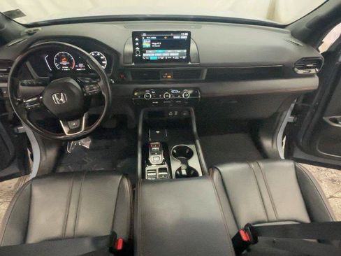 Used 2024 Honda Pilot TrailSport image 28