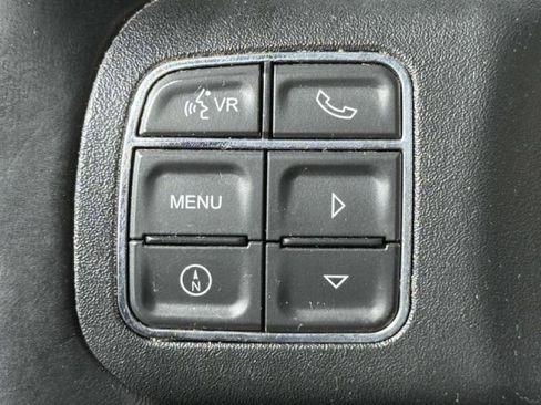 Used 2018 Jeep Wrangler Unlimited Sport S image 23