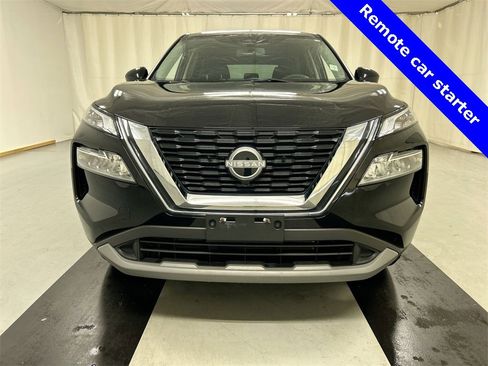 Used 2023 Nissan Rogue SV image 3