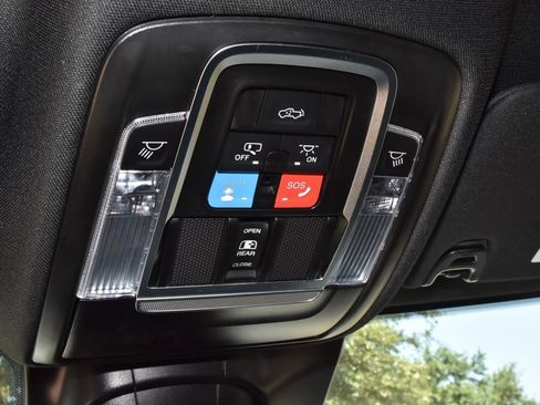 Used 2025 RAM 2500 Laramie w/ Night Edition AWD/4WD image 32