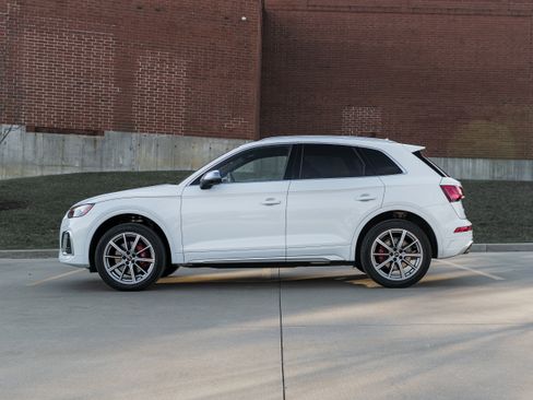Certified 2025 Audi SQ5 Premium Plus image 6