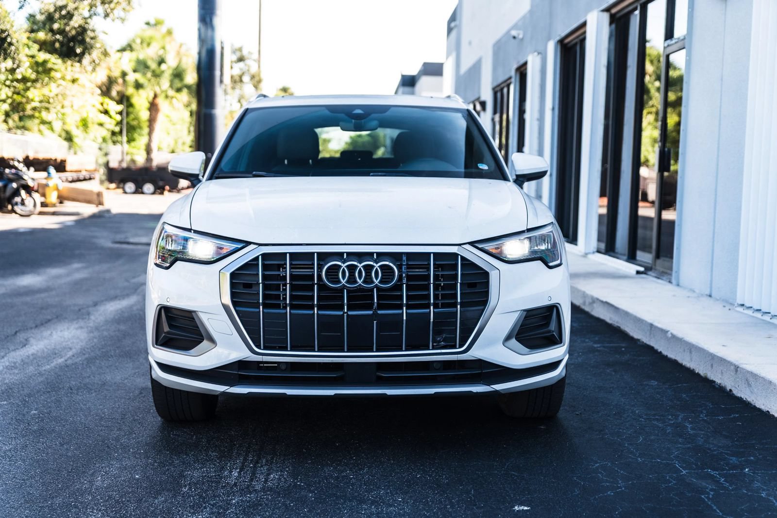 Used 2021 Audi Q3 2.0T Premium w/ Convenience Package AWD/4WD image 2
