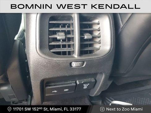 Used 2019 Jeep Cherokee Limited w/ Luxury Group image 17