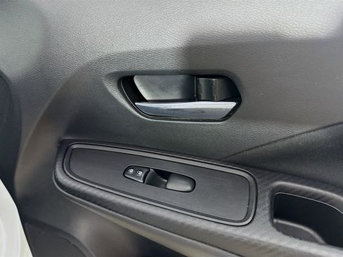 Used 2021 Nissan Versa SV image 31