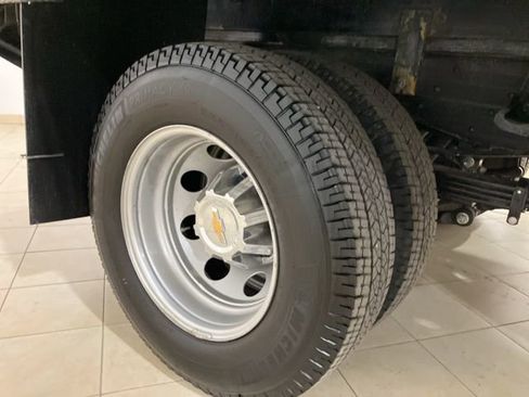 Used 2025 Chevrolet Silverado 3500 W/T image 28