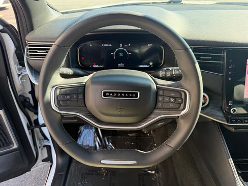 Used 2024 Jeep Wagoneer Series II AWD/4WD image 29