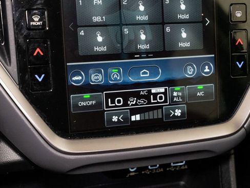 Used 2025 Subaru Crosstrek 2.0i Premium image 24