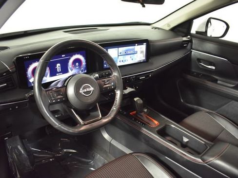 Certified 2025 Nissan Kicks SR w/ SR Premium Package image 13