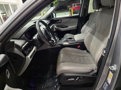 Used 2022 Acura MDX FWD w/ Technology Package image 16