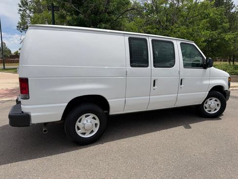 Used 2009 Ford E-250 and Econoline 250 RWD image 4