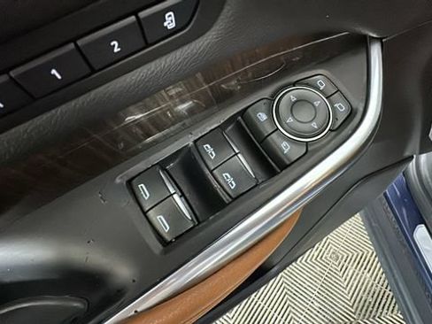 Used 2019 Cadillac XT4 Premium Luxury AWD/4WD image 10