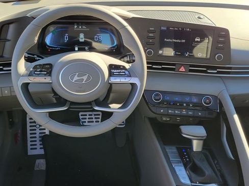 New 2026 Hyundai Elantra SEL Sport Premium image 4