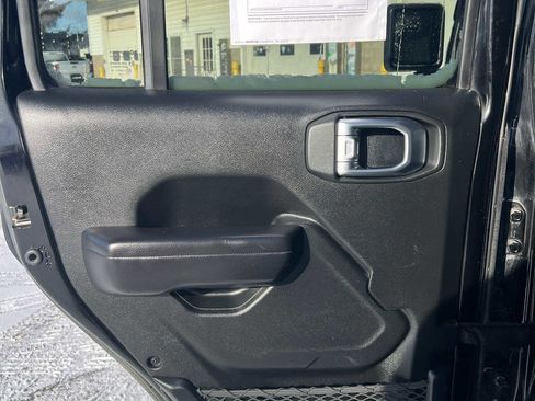 Used 2019 Jeep Wrangler Unlimited Sport S image 42