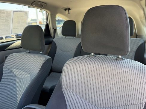 Used 2017 Toyota Prius V Three image 16