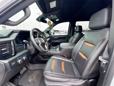 Used 2024 GMC Sierra 2500 AT4 image 10