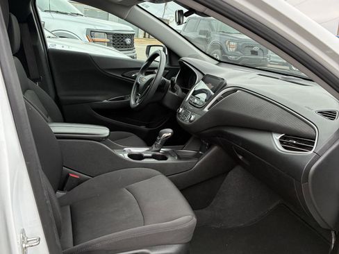 Used 2024 Chevrolet Malibu LT image 11