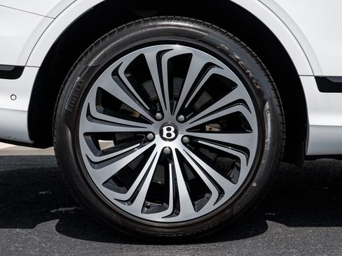 Certified 2023 Bentley Bentayga Extended Wheelbase AWD/4WD image 12