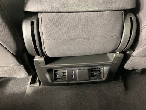 Used 2025 Chevrolet Silverado 1500 LT image 32