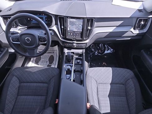 Used 2024 Volvo XC60 B5 Core w/ Protection Package Premier image 13