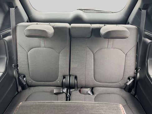 Used 2025 Honda Pilot Sport image 16