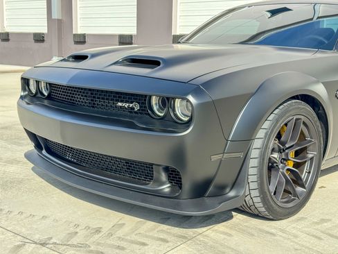 Used 2019 Dodge Challenger SRT Hellcat Redeye image 30
