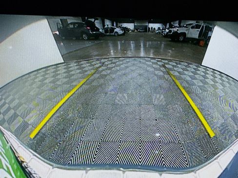 Used 2022 Volvo XC60 B5 Inscription w/ Advanced Package image 18