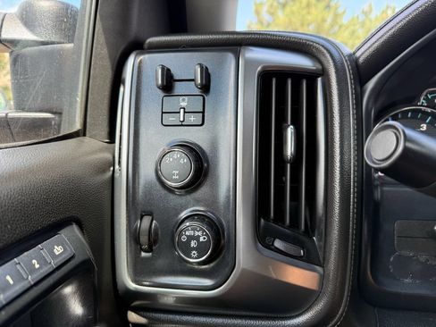 Used 2015 Chevrolet Silverado 2500 LTZ AWD/4WD image 34