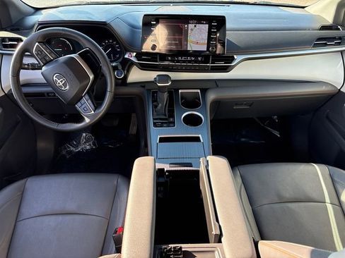 Used 2024 Toyota Sienna XSE image 20