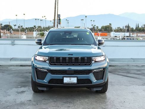 New 2026 Jeep Grand Cherokee L Limited w/ Limited Altitude Package AWD/4WD image 3