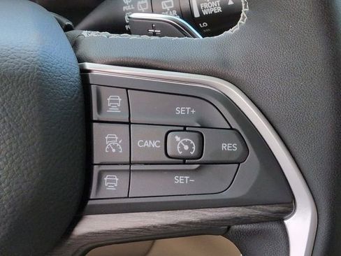 New 2025 Jeep Grand Cherokee L Limited w/ Luxury Tech Group II RWD image 27