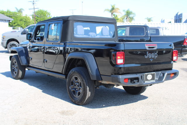 Used 2024 Jeep Gladiator Sport AWD/4WD image 6