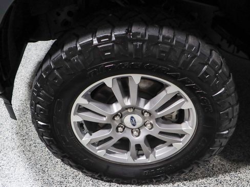 Used 2019 Ford F150 Lariat w/ Trailer Tow Package image 11